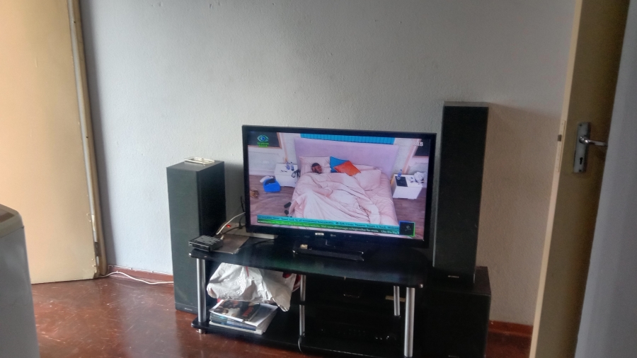 1 Bedroom Property for Sale in Driehoek Gauteng
