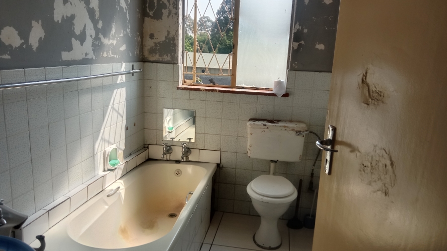 1 Bedroom Property for Sale in Driehoek Gauteng