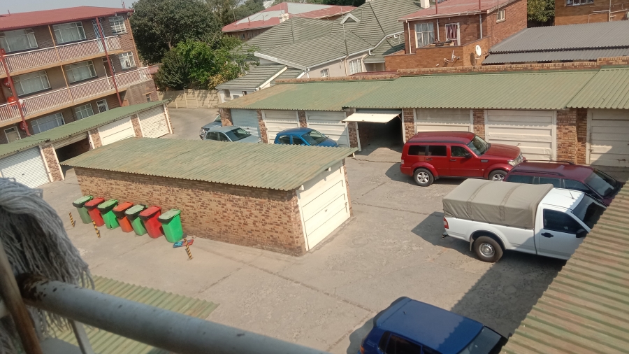 1 Bedroom Property for Sale in Driehoek Gauteng