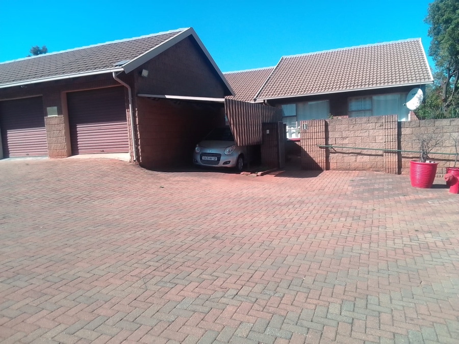 2 Bedroom Property for Sale in Lindhaven Gauteng