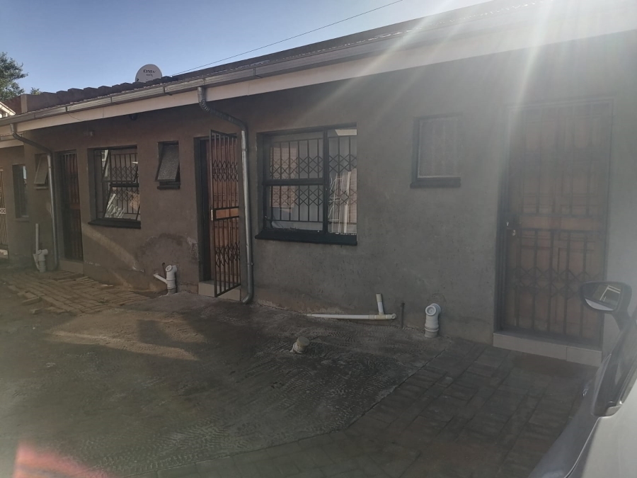 7 Bedroom Property for Sale in Dube Gauteng