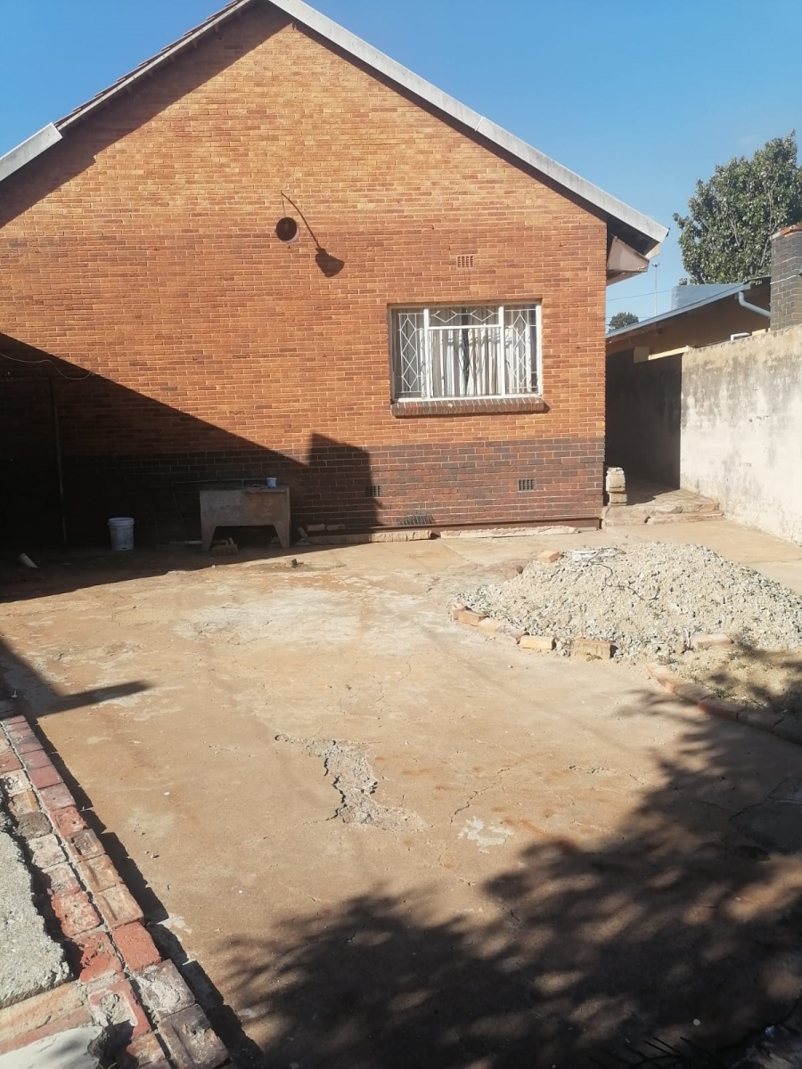7 Bedroom Property for Sale in Dube Gauteng
