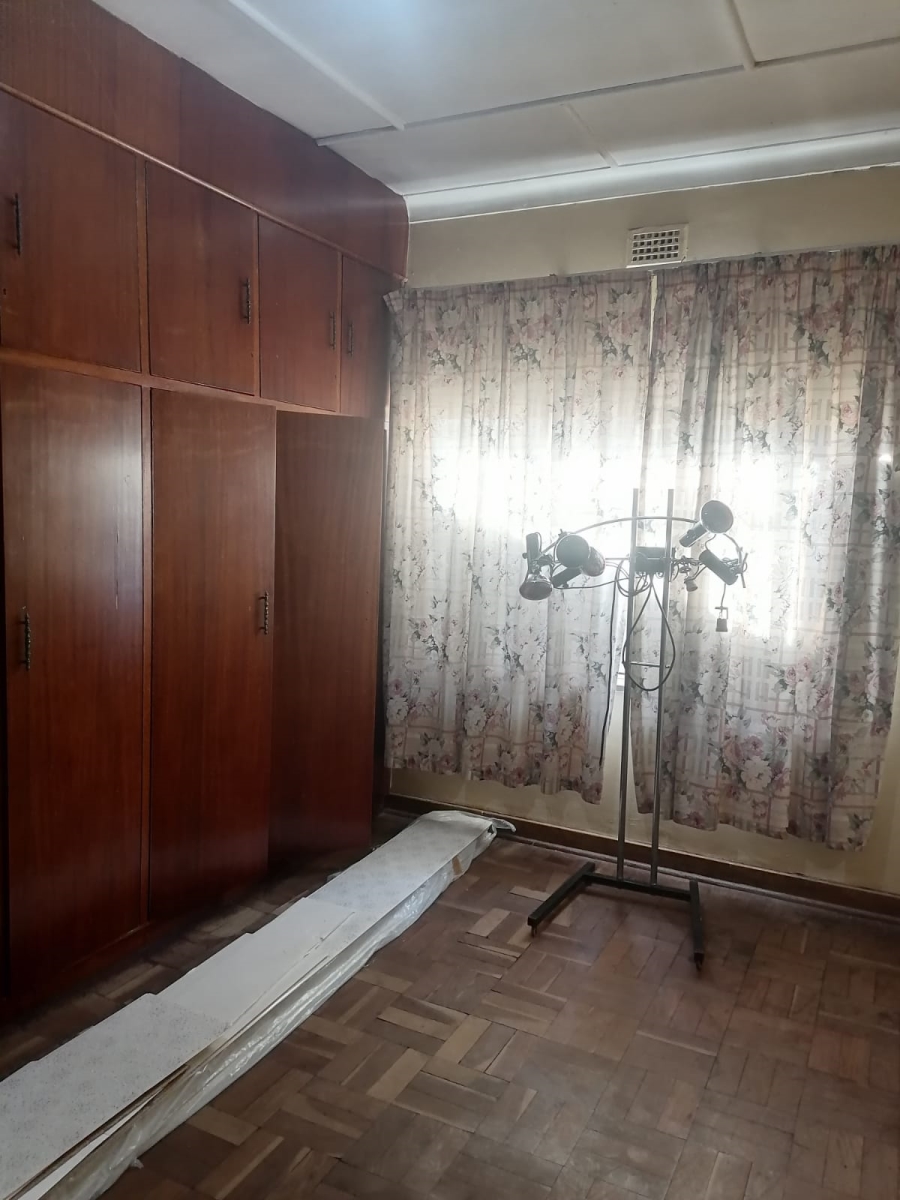 7 Bedroom Property for Sale in Dube Gauteng