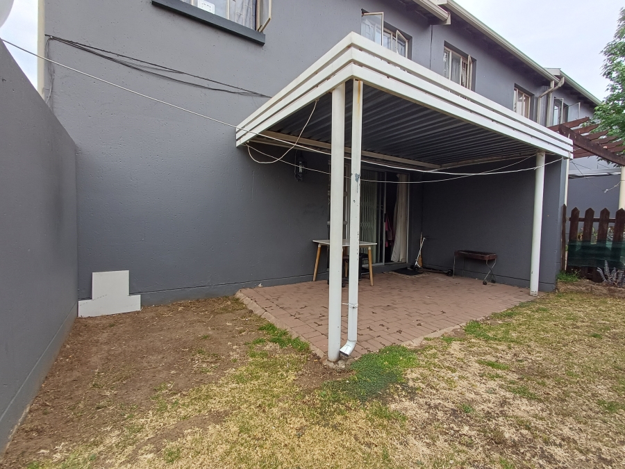 3 Bedroom Property for Sale in Greenstone Hill Gauteng