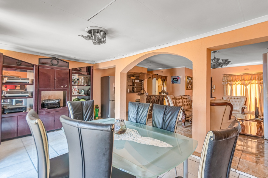 4 Bedroom Property for Sale in Noordwyk Gauteng