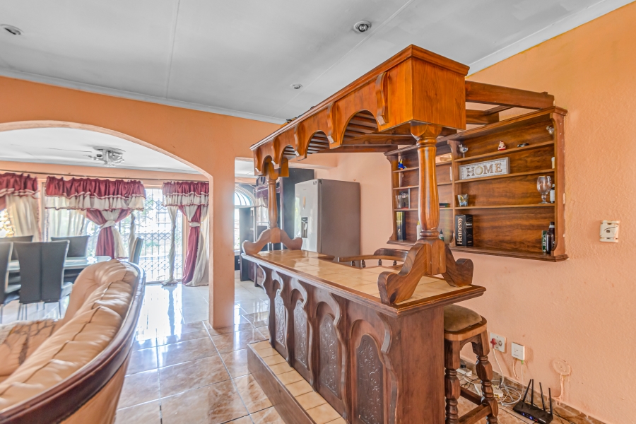 4 Bedroom Property for Sale in Noordwyk Gauteng