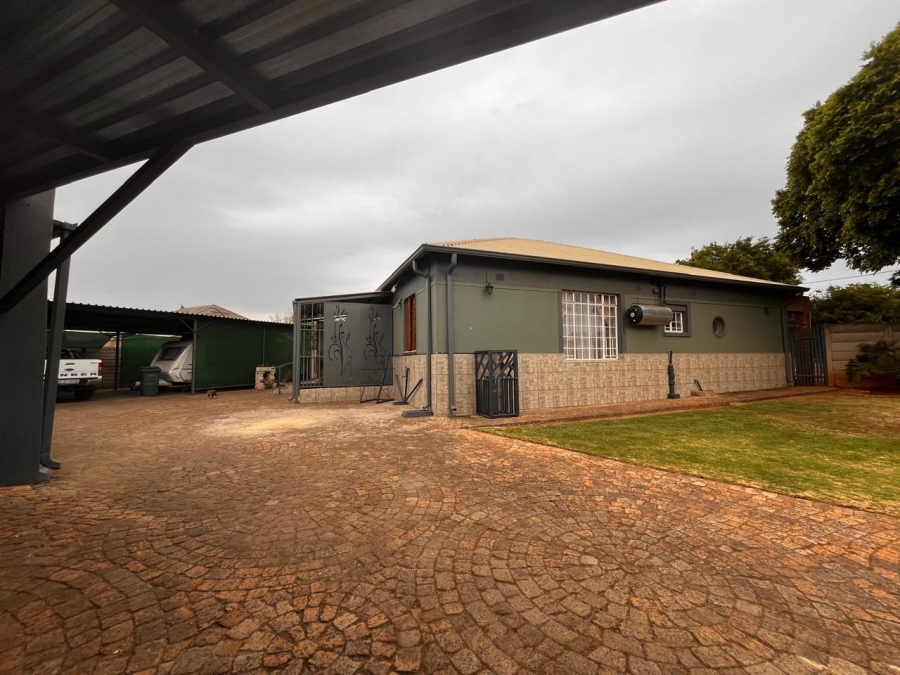 3 Bedroom Property for Sale in Brakpan Central Gauteng