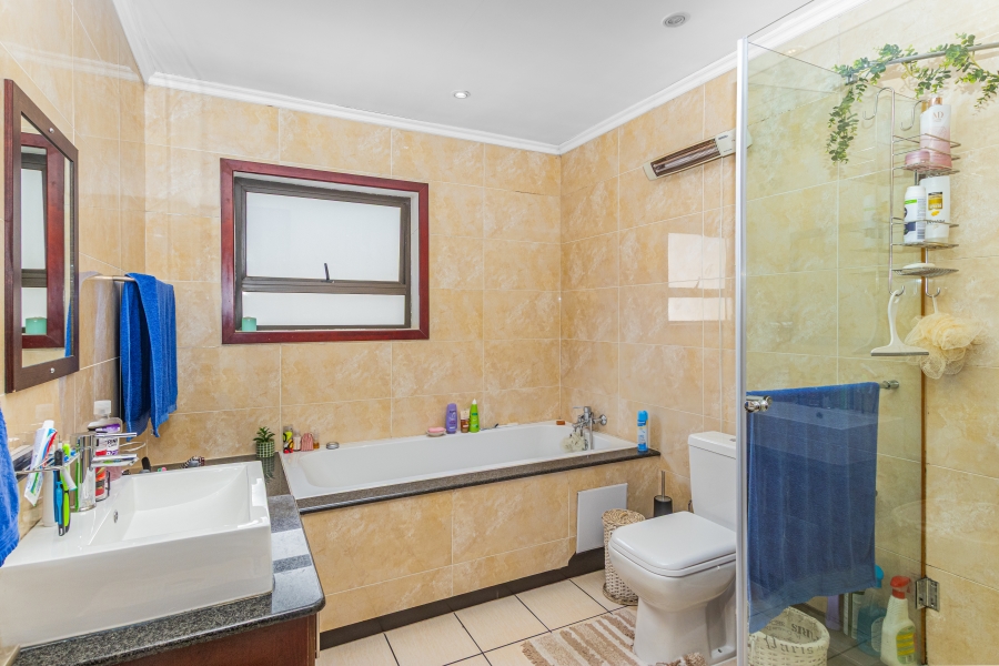 3 Bedroom Property for Sale in Halfway Gardens Gauteng
