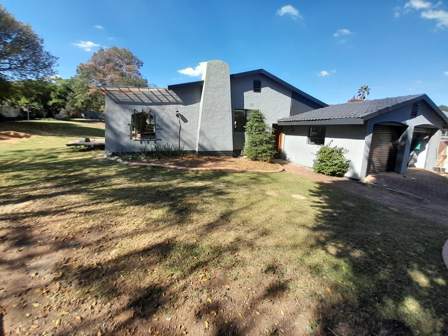 4 Bedroom Property for Sale in Lombardy East Gauteng