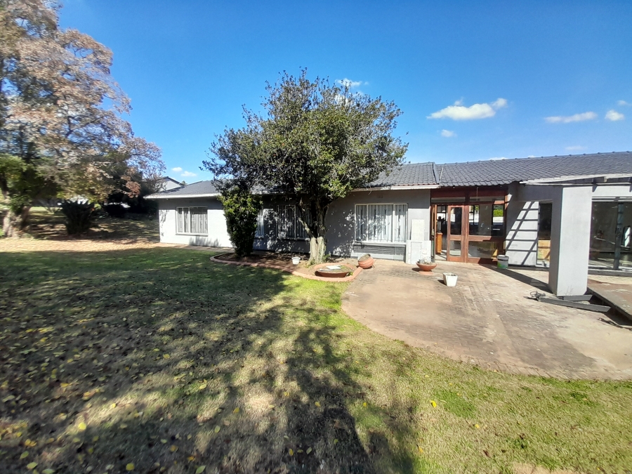 4 Bedroom Property for Sale in Lombardy East Gauteng