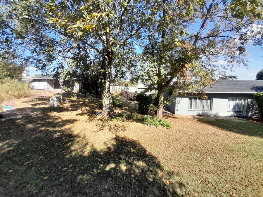 4 Bedroom Property for Sale in Lombardy East Gauteng
