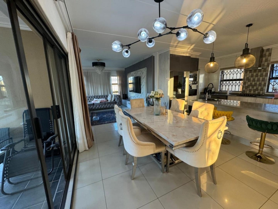 4 Bedroom Property for Sale in Wildtuinpark Gauteng