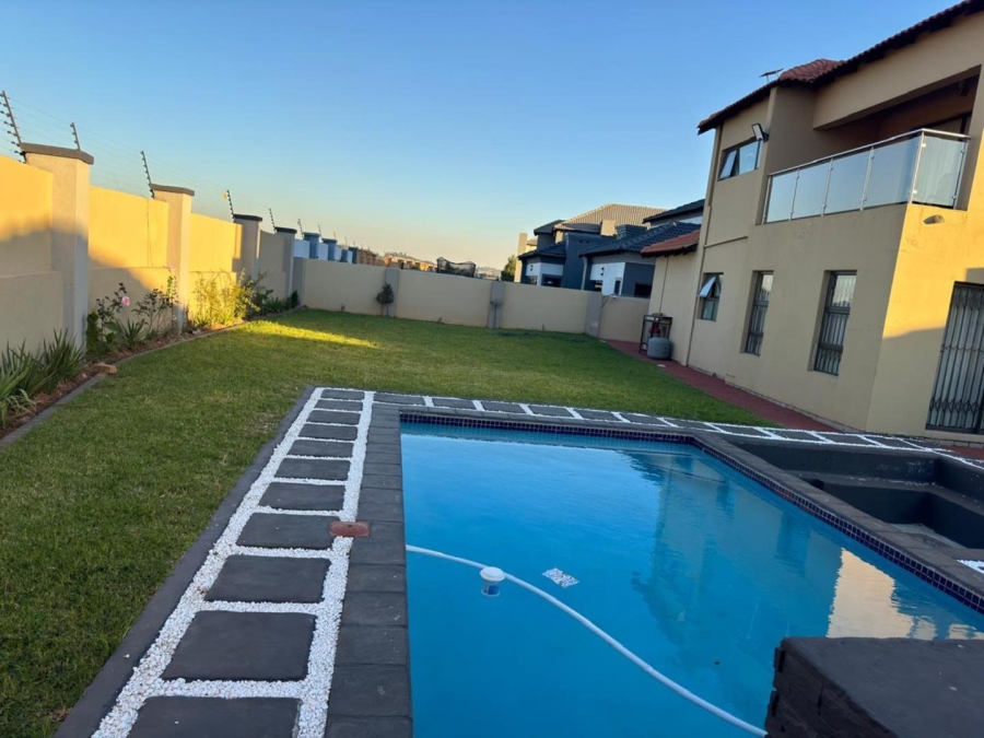 4 Bedroom Property for Sale in Wildtuinpark Gauteng