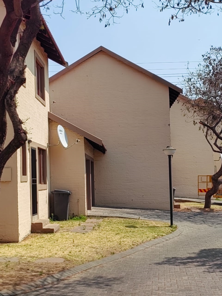To Let 2 Bedroom Property for Rent in Carlswald Gauteng