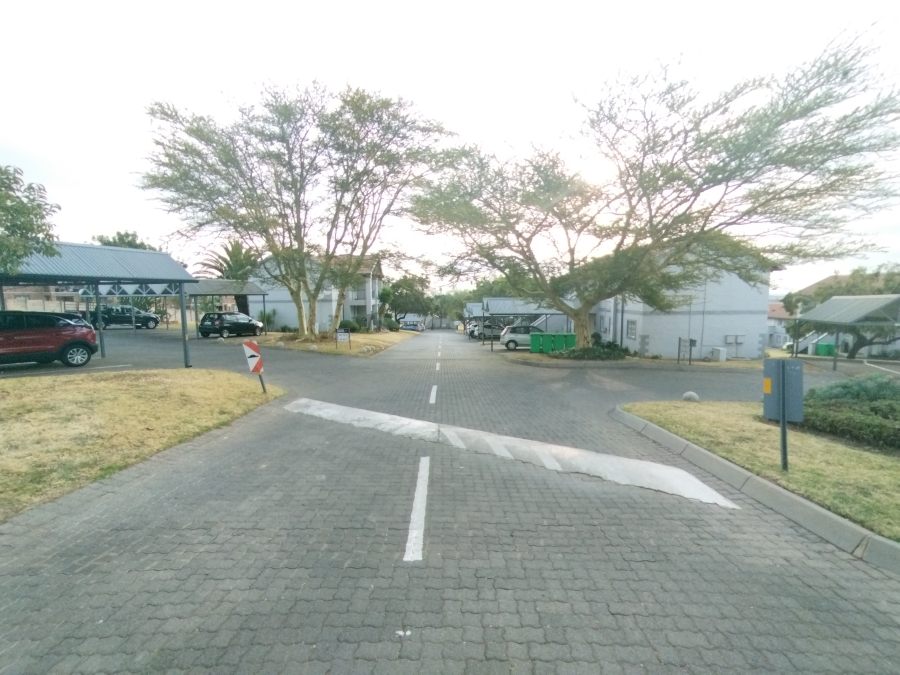 2 Bedroom Property for Sale in Rietvalleirand Gauteng