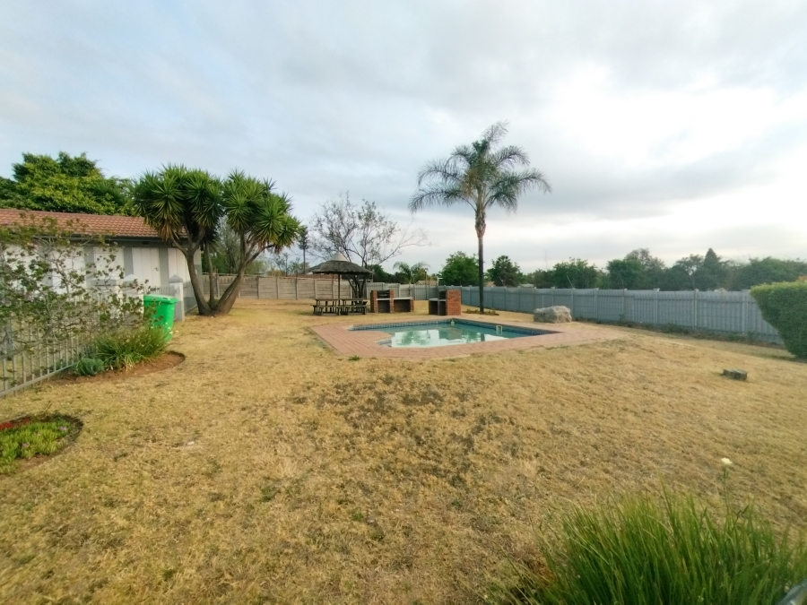 2 Bedroom Property for Sale in Rietvalleirand Gauteng