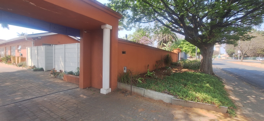 5 Bedroom Property for Sale in Kenmare Gauteng
