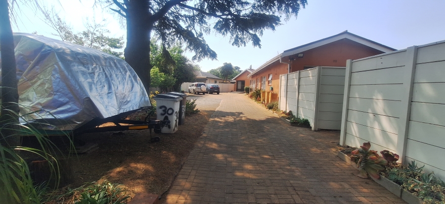 5 Bedroom Property for Sale in Kenmare Gauteng