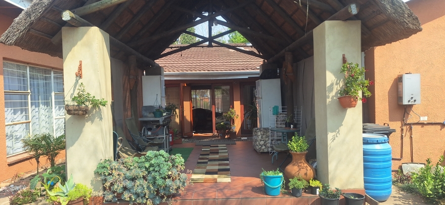 5 Bedroom Property for Sale in Kenmare Gauteng