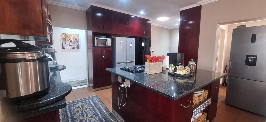 5 Bedroom Property for Sale in Kenmare Gauteng