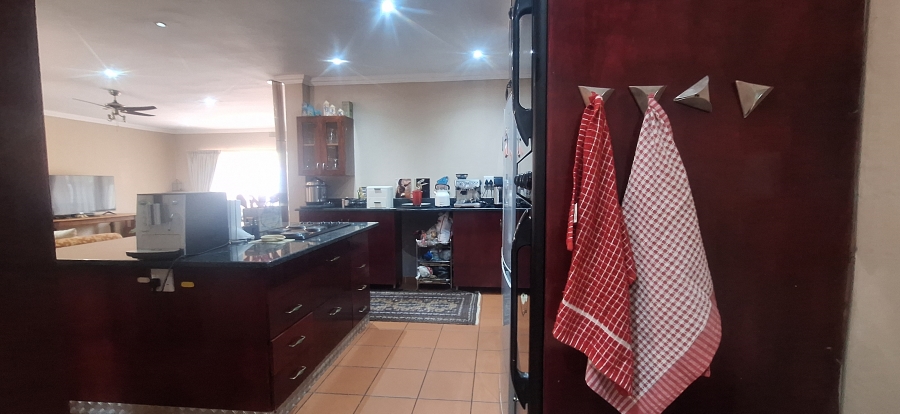 5 Bedroom Property for Sale in Kenmare Gauteng