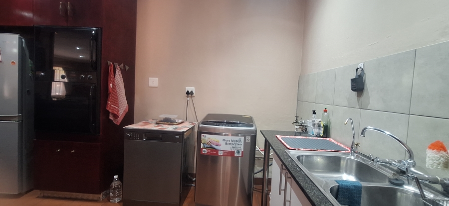 5 Bedroom Property for Sale in Kenmare Gauteng