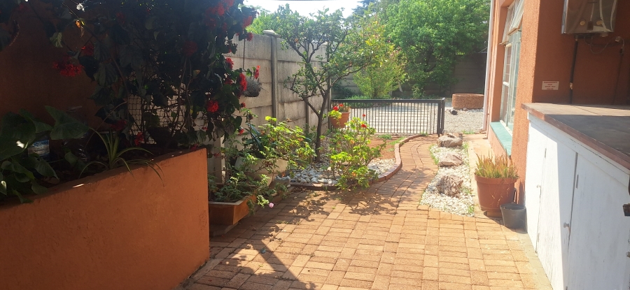 5 Bedroom Property for Sale in Kenmare Gauteng