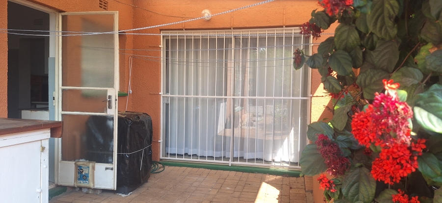 5 Bedroom Property for Sale in Kenmare Gauteng