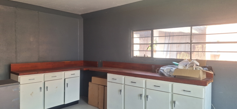 5 Bedroom Property for Sale in Kenmare Gauteng