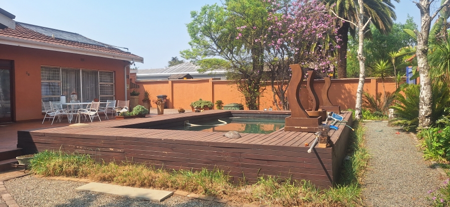 5 Bedroom Property for Sale in Kenmare Gauteng
