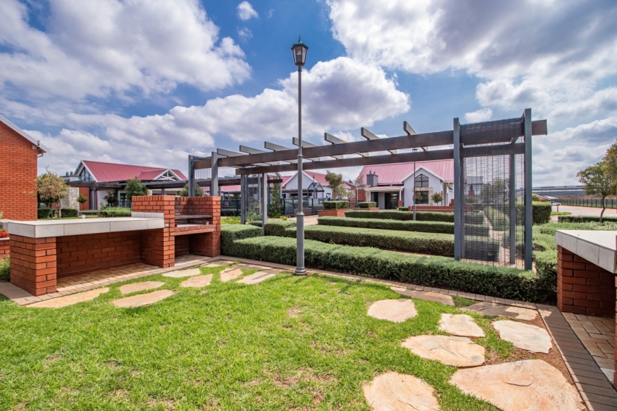 2 Bedroom Property for Sale in Olivewood Hub Business Park Gauteng