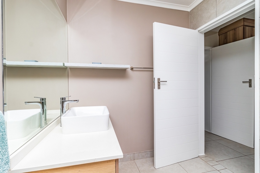 2 Bedroom Property for Sale in Olivewood Hub Business Park Gauteng