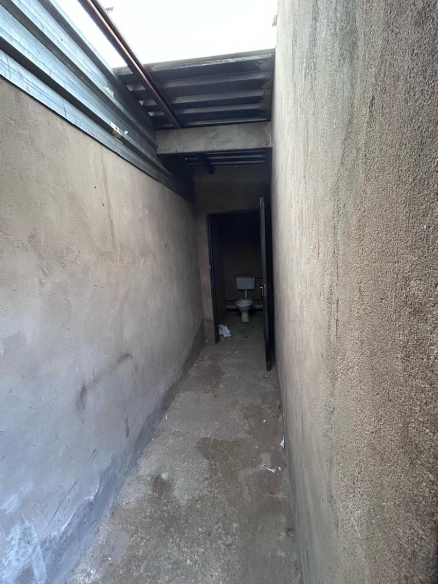 Commercial Property for Sale in East Geduld Gauteng