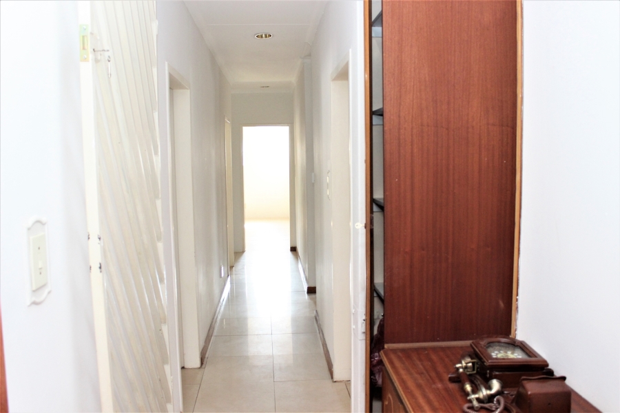 8 Bedroom Property for Sale in Moreleta Park Gauteng