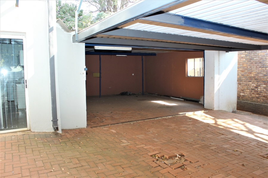 8 Bedroom Property for Sale in Moreleta Park Gauteng