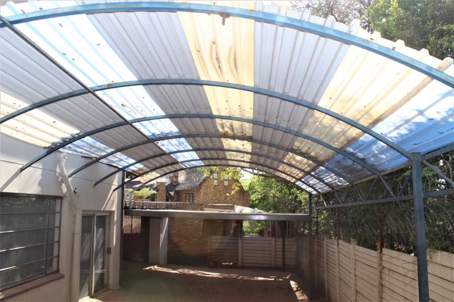 8 Bedroom Property for Sale in Moreleta Park Gauteng