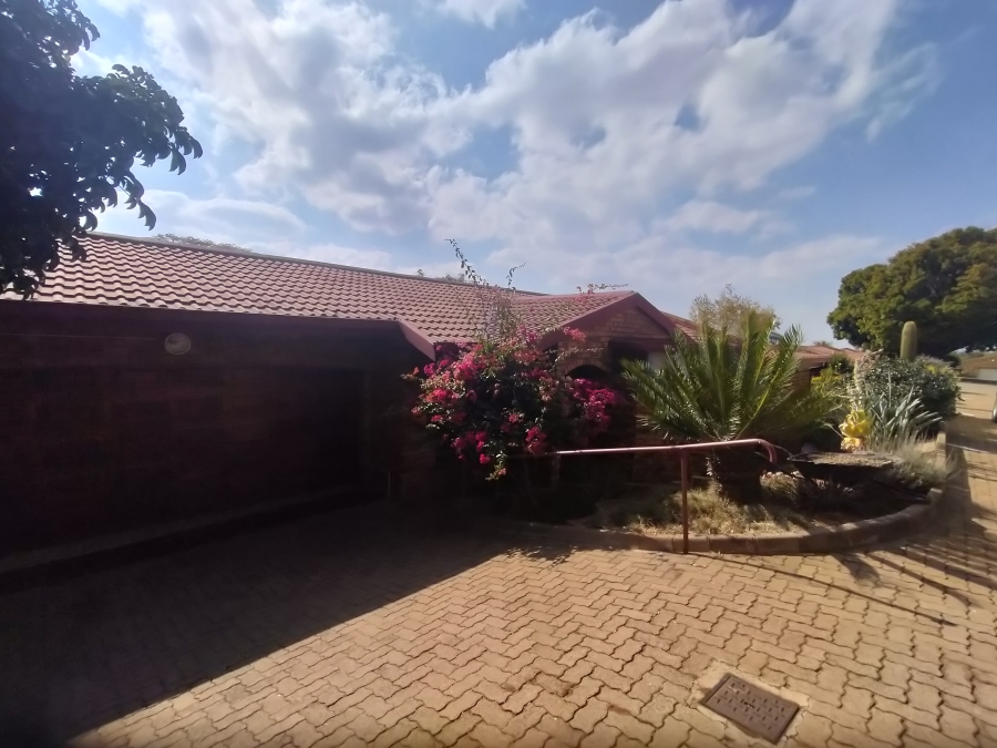 2 Bedroom Property for Sale in Amandasig Gauteng