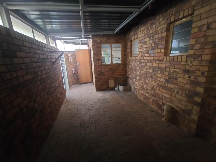 2 Bedroom Property for Sale in Amandasig Gauteng