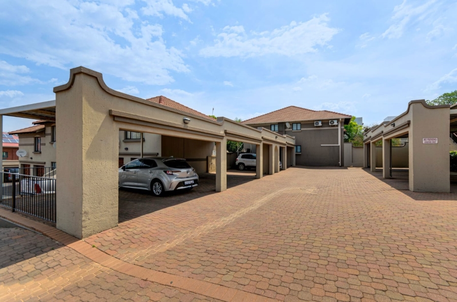 1 Bedroom Property for Sale in Bryanston Gauteng