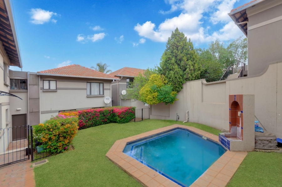 1 Bedroom Property for Sale in Bryanston Gauteng