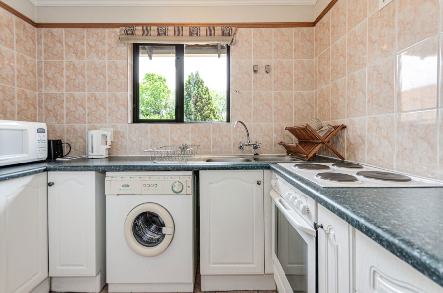 1 Bedroom Property for Sale in Bryanston Gauteng