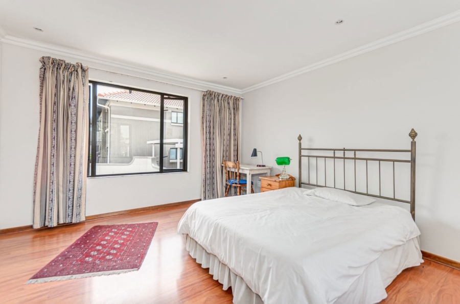 1 Bedroom Property for Sale in Bryanston Gauteng