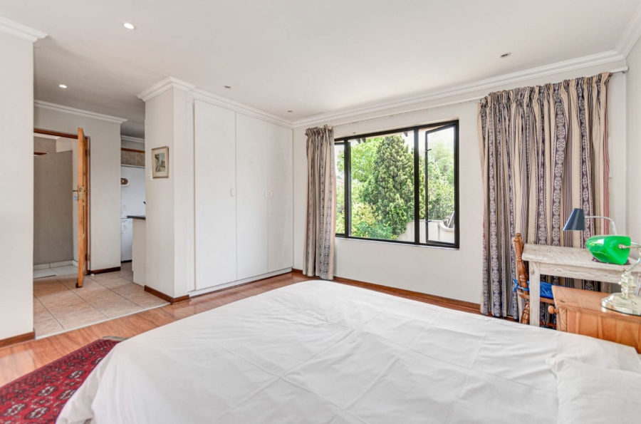 1 Bedroom Property for Sale in Bryanston Gauteng