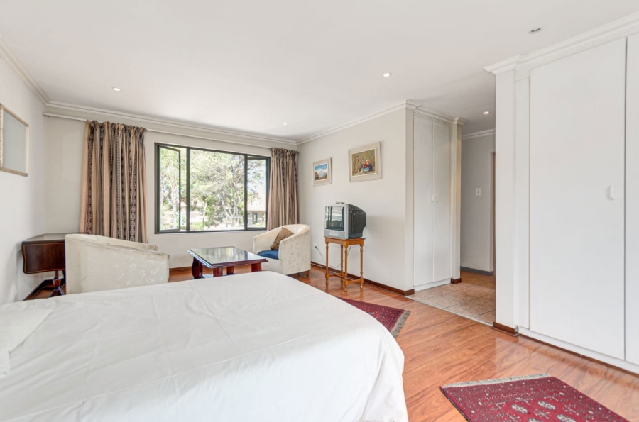 1 Bedroom Property for Sale in Bryanston Gauteng