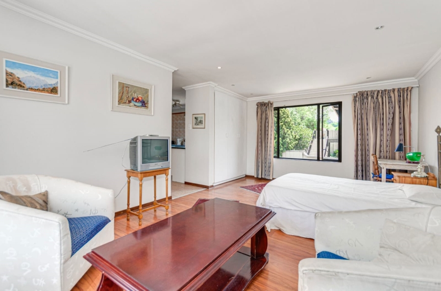 1 Bedroom Property for Sale in Bryanston Gauteng