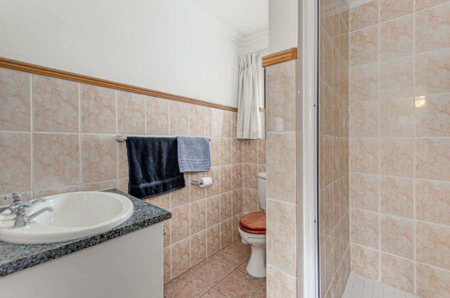 1 Bedroom Property for Sale in Bryanston Gauteng