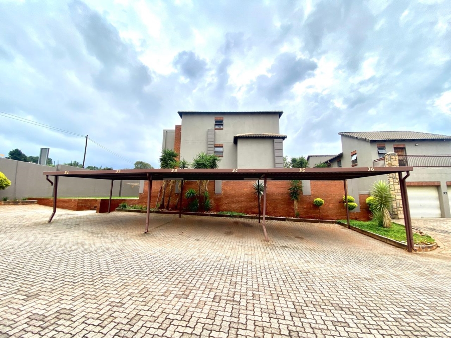 2 Bedroom Property for Sale in Noordheuwel Gauteng