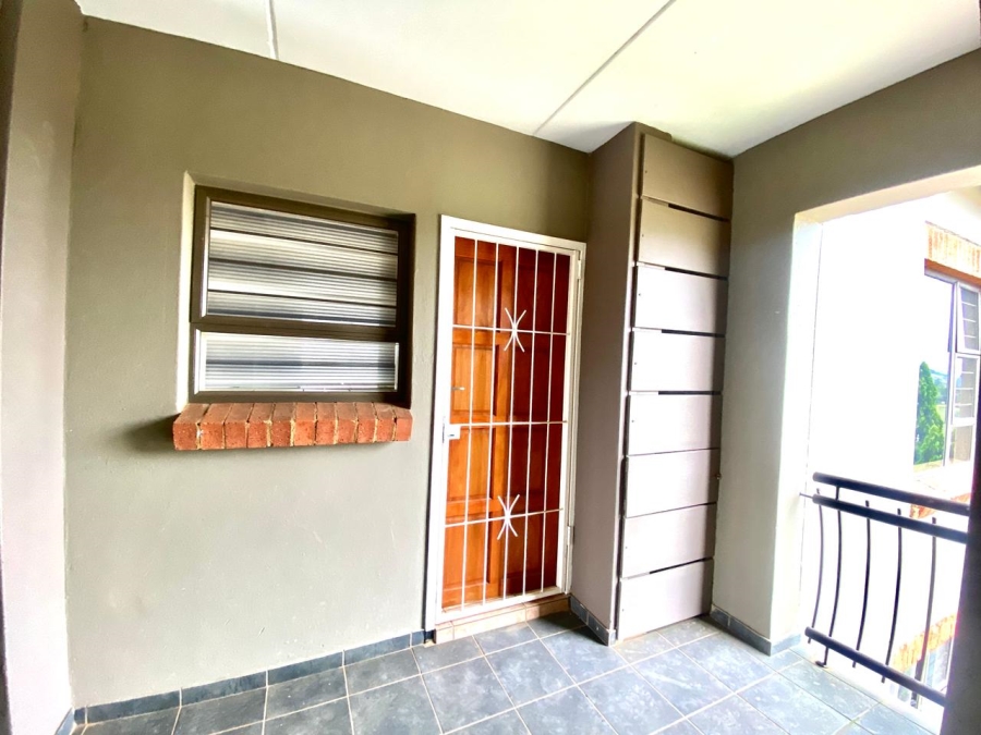 2 Bedroom Property for Sale in Noordheuwel Gauteng