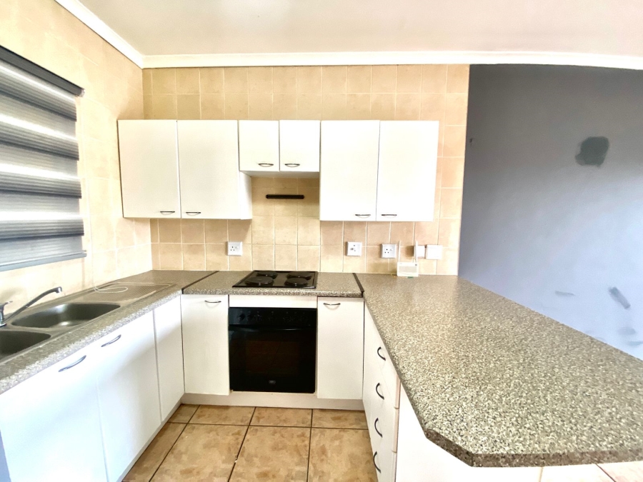 2 Bedroom Property for Sale in Noordheuwel Gauteng