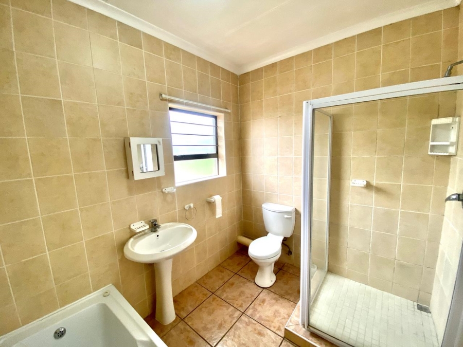 2 Bedroom Property for Sale in Noordheuwel Gauteng